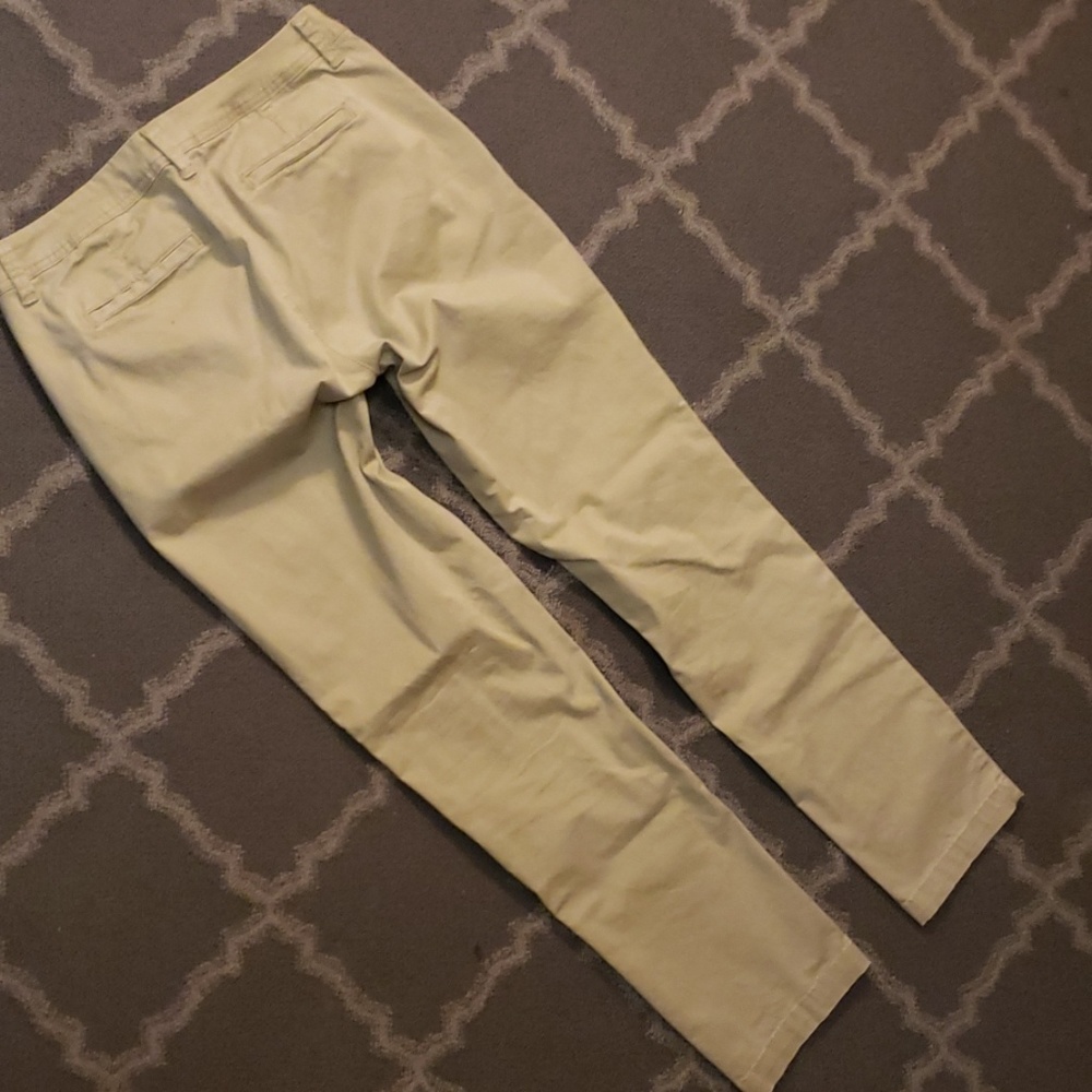 Khakis 9/10 - Picture 3 of 5
